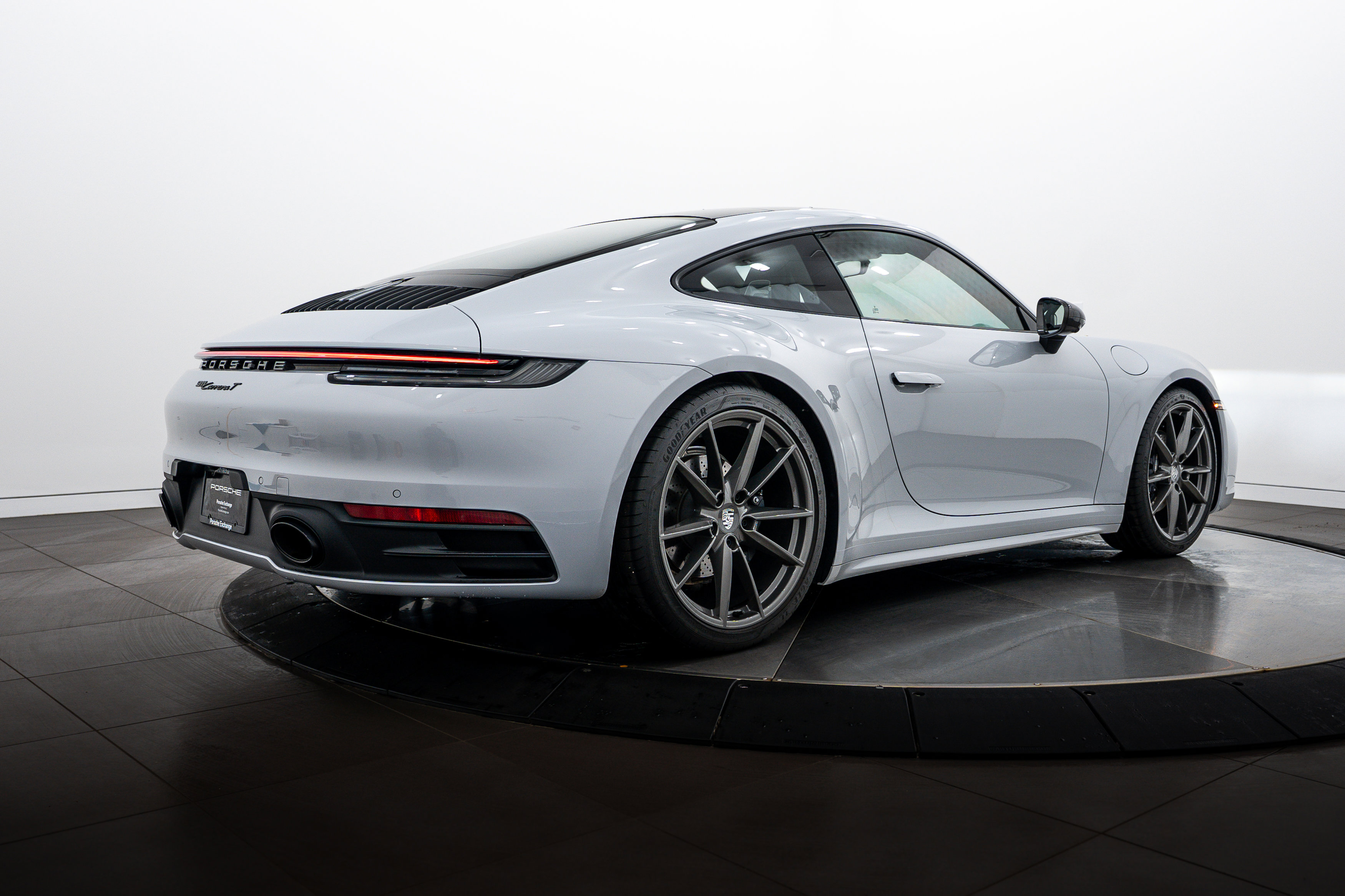 Certified 2024 Porsche 911 Carrera T RWD image 7