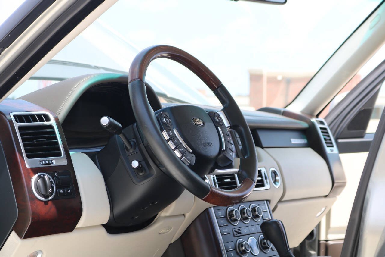 Used 2010 Land Rover Range Rover HSE LUX AWD/4WD image 24