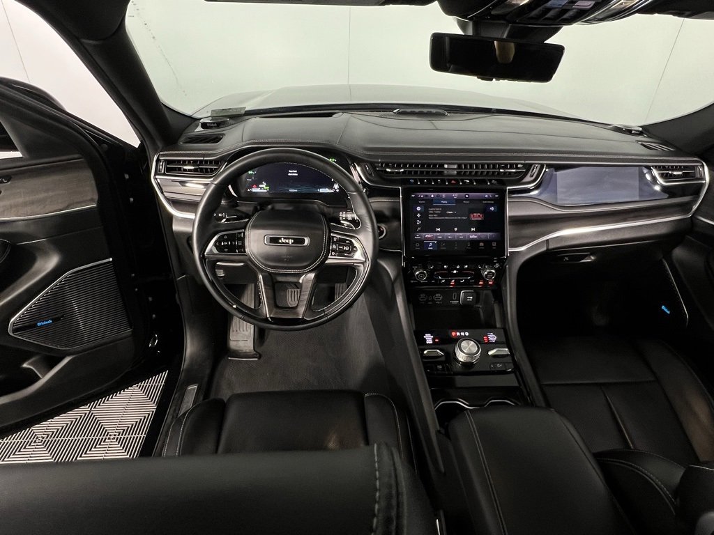 Used 2022 Jeep Grand Cherokee Overland w/ Advanced Protech Group III image 13