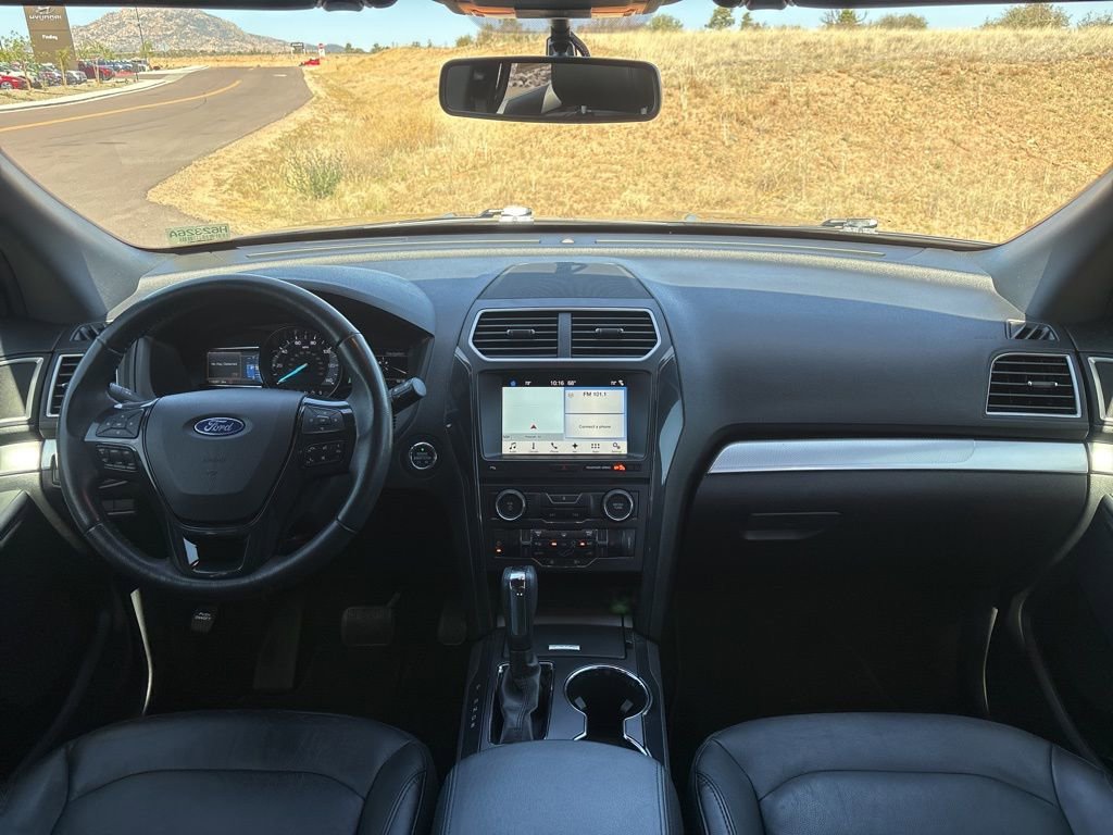 Used 2017 Ford Explorer XLT w/ Equipment Group 202A FWD image 24