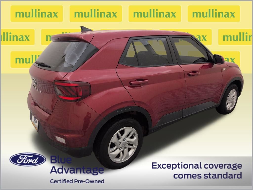 Used 2021 Hyundai Venue SE image 3