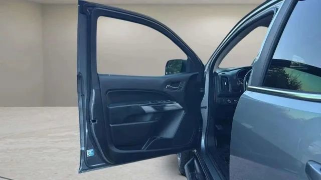 Used 2018 Chevrolet Colorado LT AWD/4WD image 18