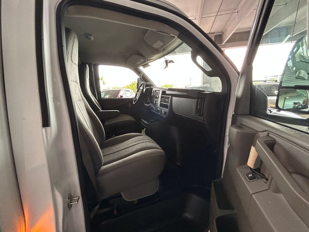 New 2026 Chevrolet Express 3500 w/ Power Convenience Package RWD image 28