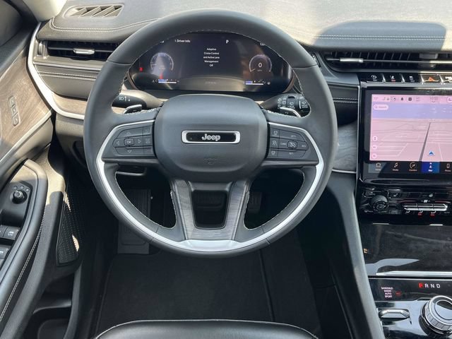 Used 2023 Jeep Grand Cherokee Limited AWD/4WD image 18