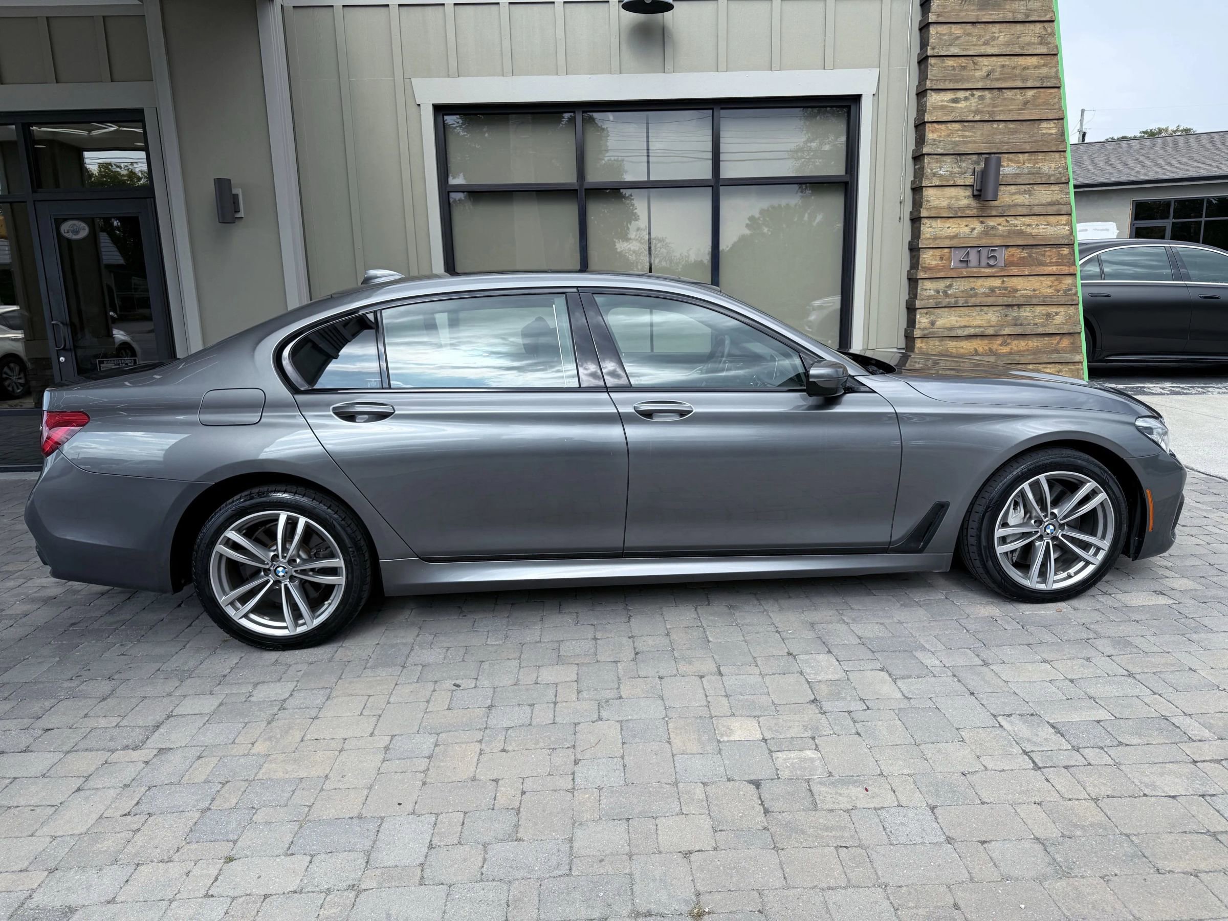 Used 2018 BMW 750i xDrive image 39