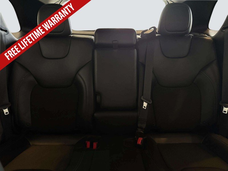 Used 2019 Jeep Cherokee Latitude Plus w/ Cold Weather Group AWD/4WD image 28