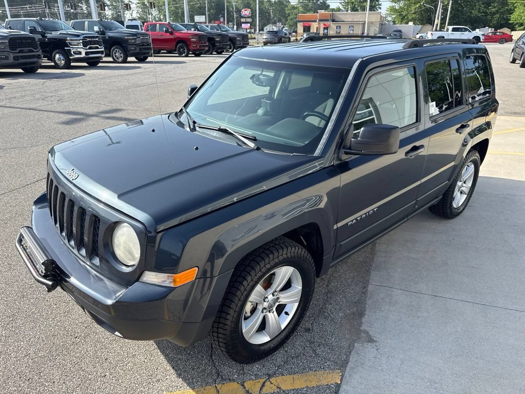 Used 2014 Jeep Patriot Latitude AWD/4WD image 9