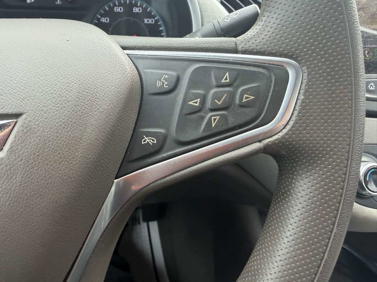 Used 2022 Chevrolet Malibu LT FWD image 30