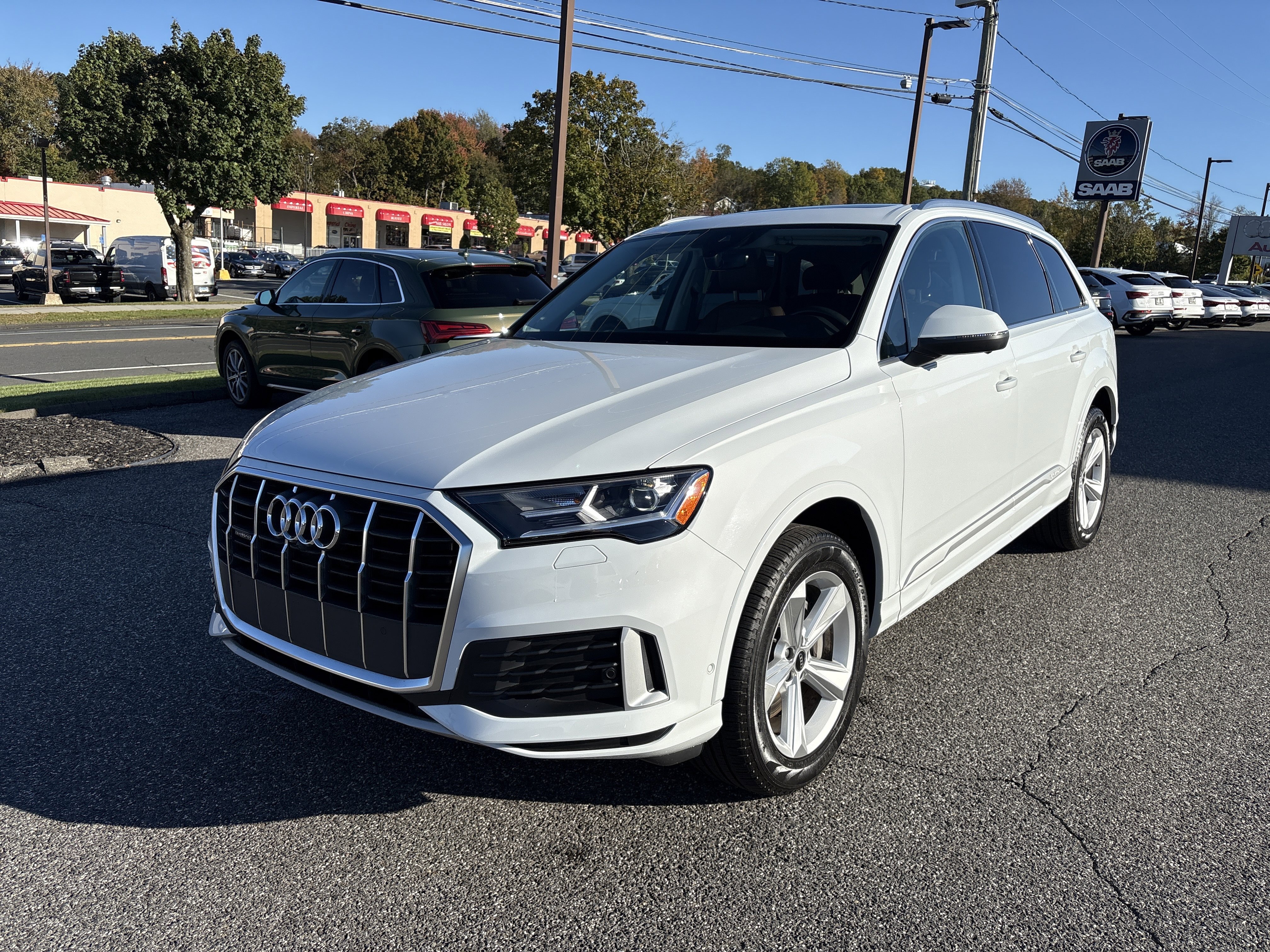 Certified 2022 Audi Q7 2.0T Premium w/ Convenience Package image 3