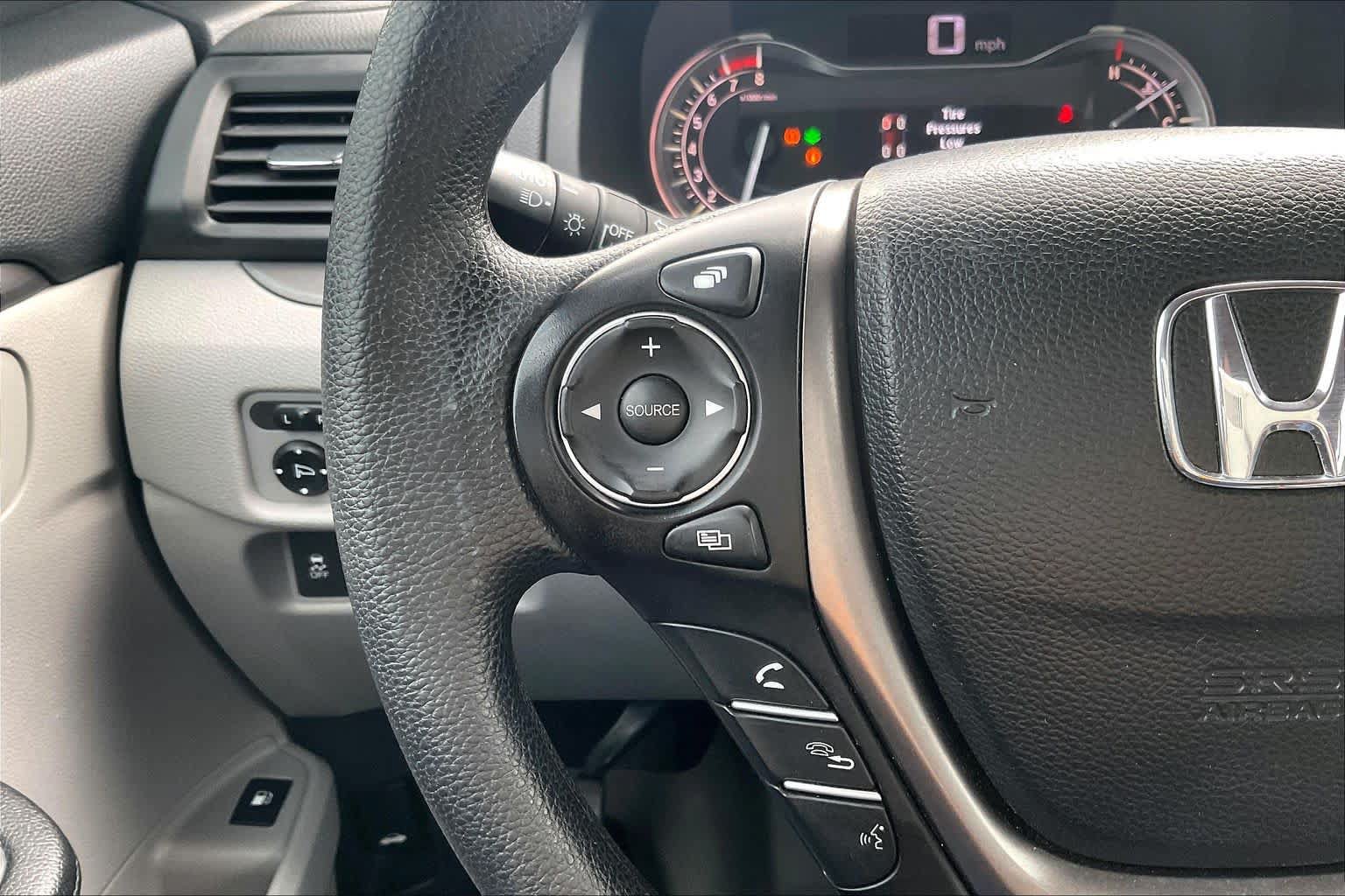 Used 2017 Honda Pilot EX image 23