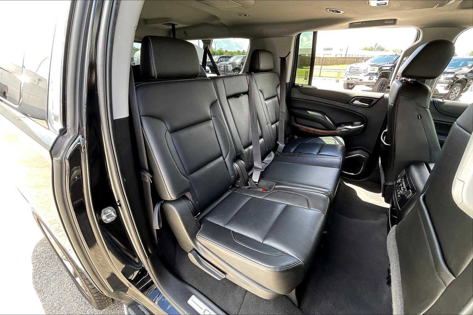 Used 2019 Chevrolet Suburban Premier image 19