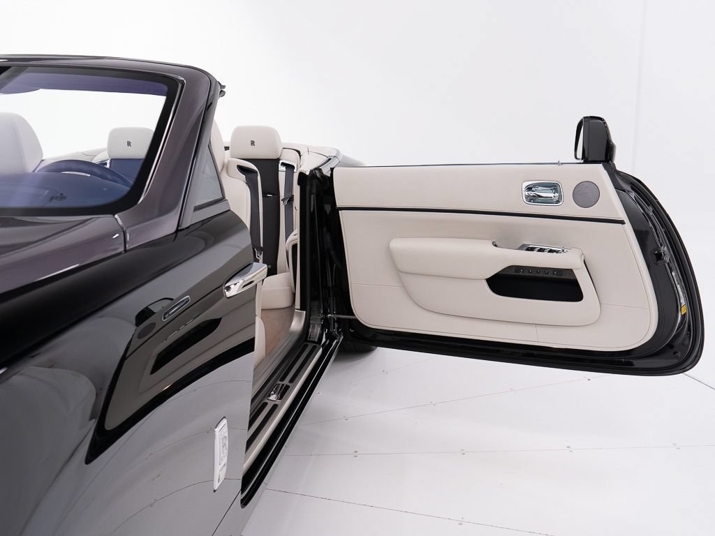 Certified 2018 Rolls-Royce Dawn RWD image 18