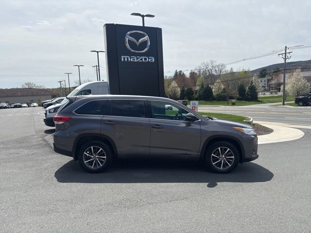 Used 2018 Toyota Highlander XLE AWD/4WD image 15