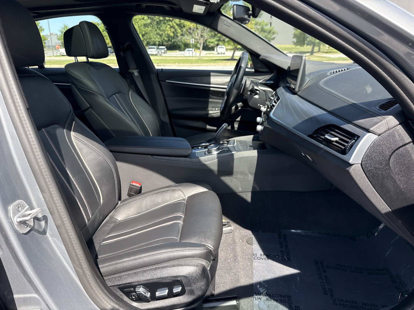 Used 2023 BMW M550i xDrive w/ Parking Assistance Package AWD/4WD image 16