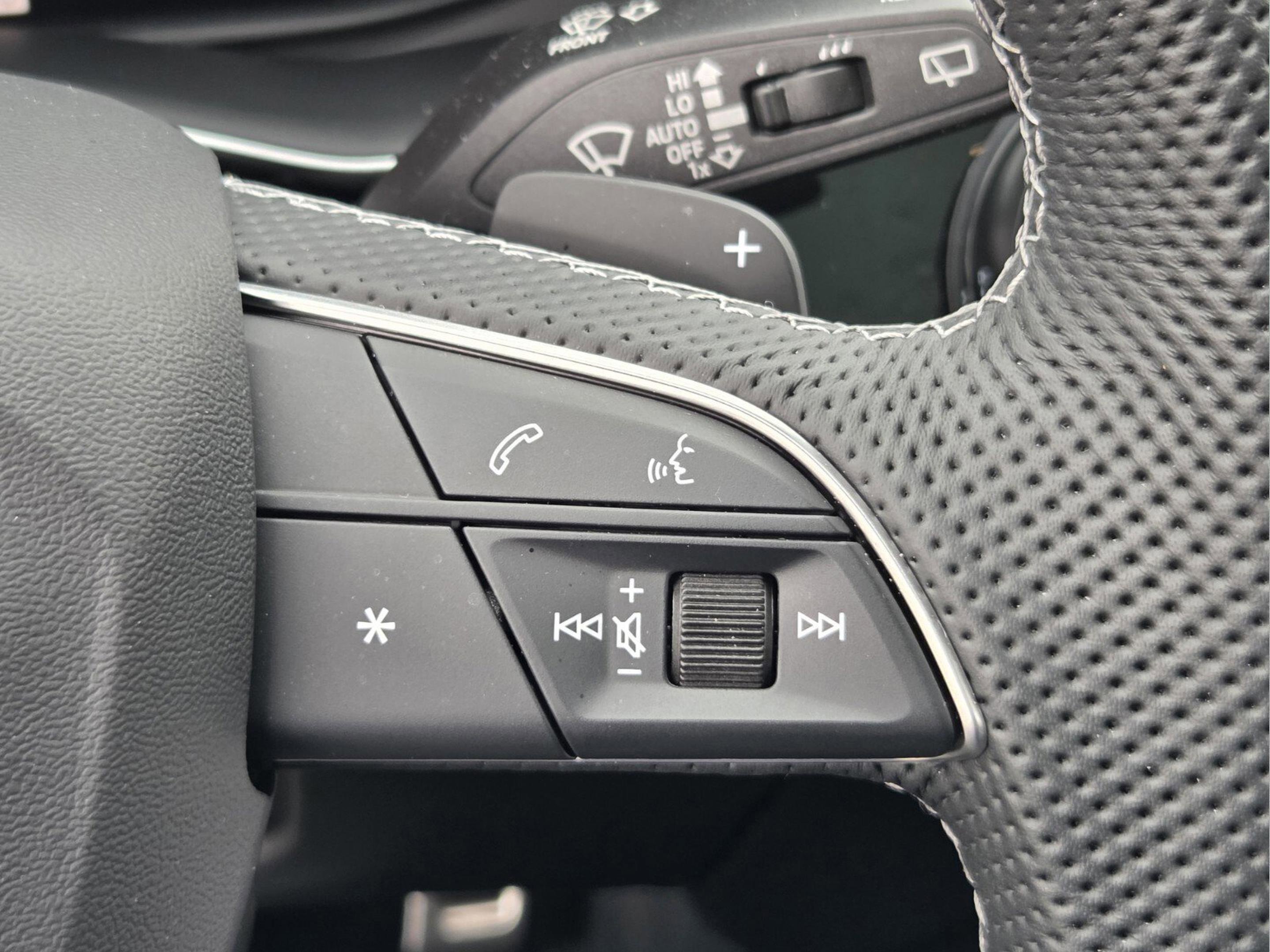 Used 2025 Audi SQ7 Prestige AWD/4WD image 26