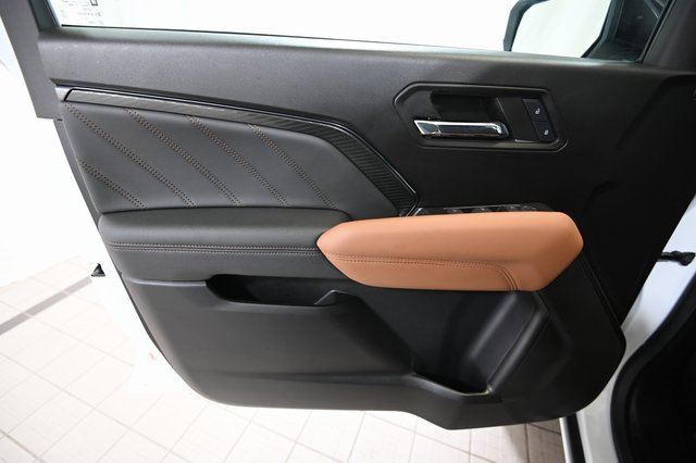 Used 2024 GMC Canyon AT4 image 22