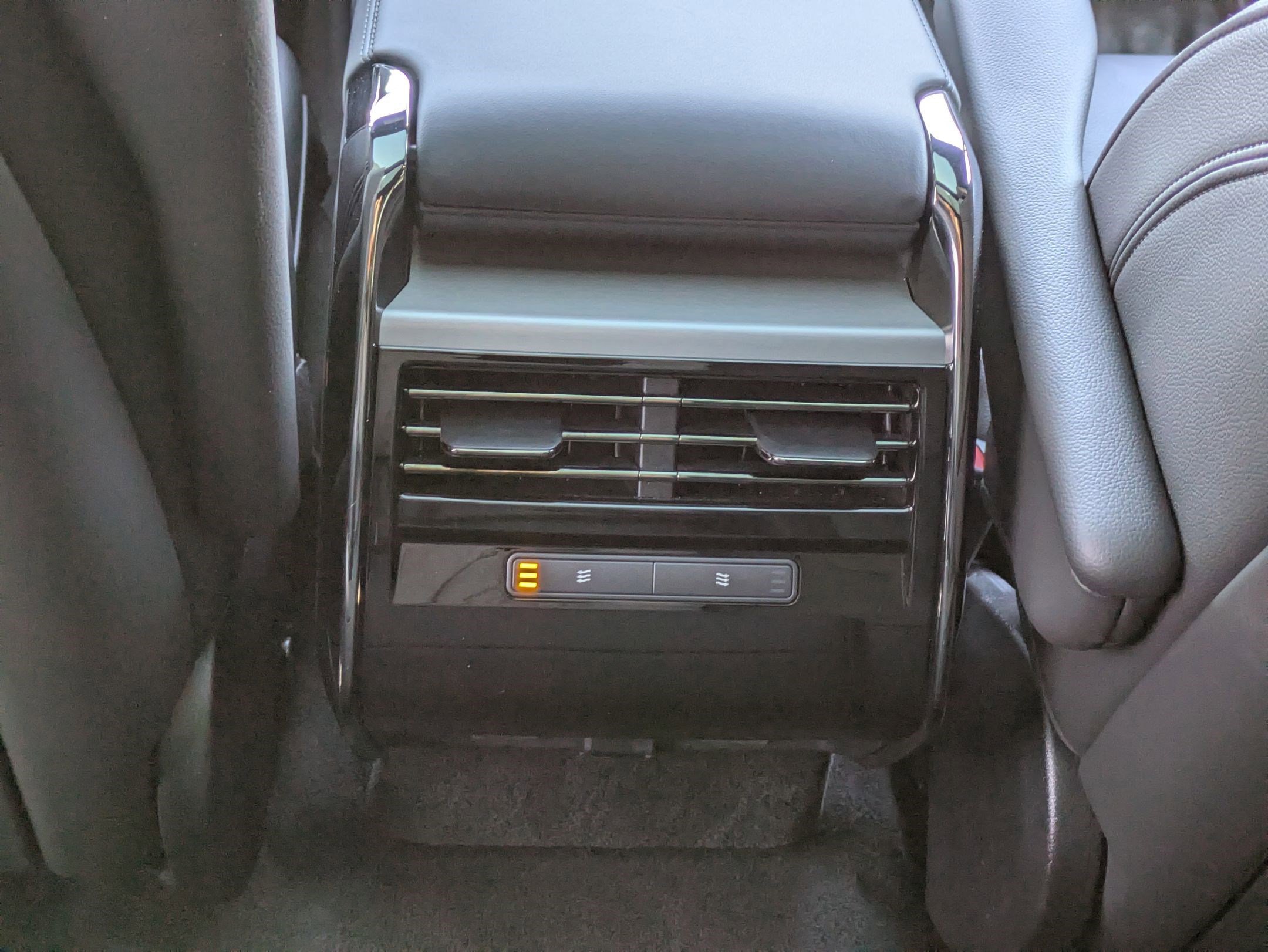 Used 2025 Land Rover Range Rover Sport image 29