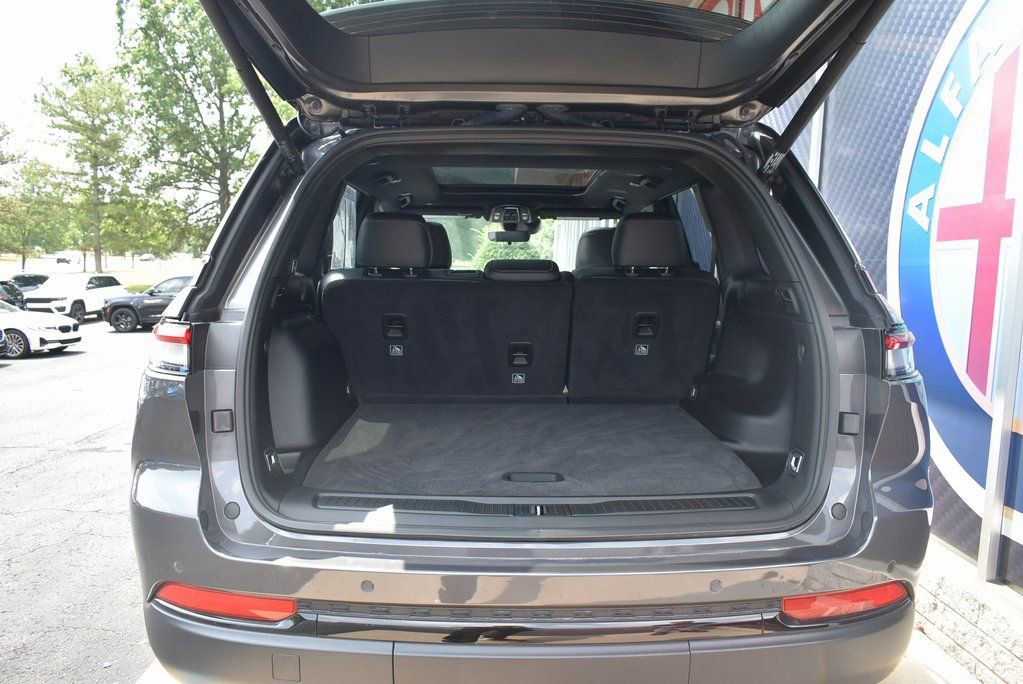 Used 2025 Jeep Grand Cherokee Limited w/ Black Appearance Package image 58