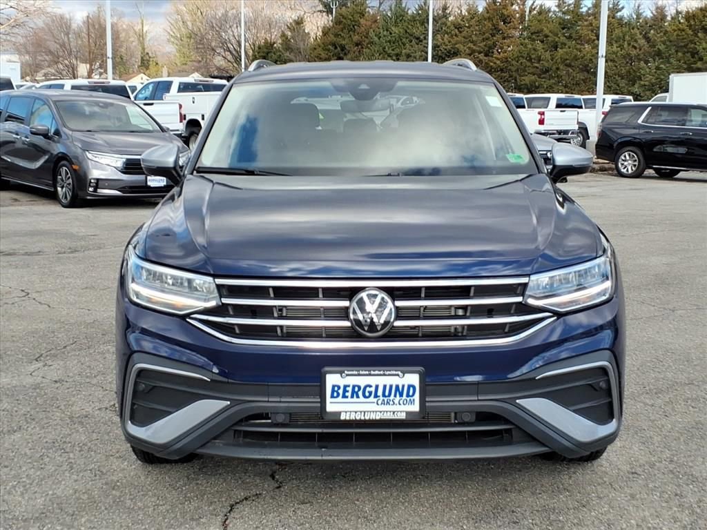 Used 2024 Volkswagen Tiguan Wolfsburg Edition image 9