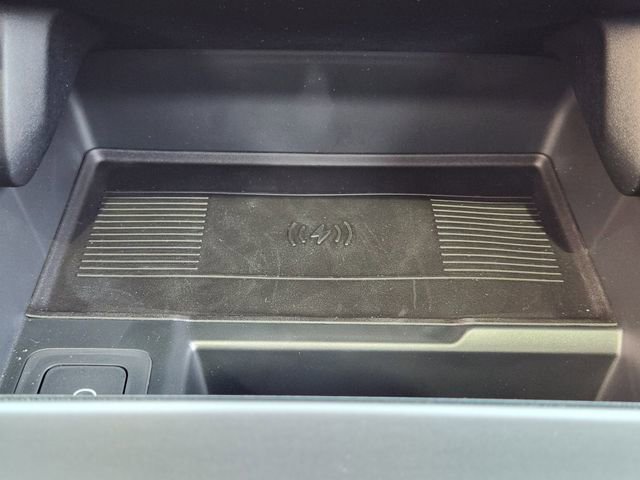 Used 2025 Land Rover Range Rover Velar Dynamic SE image 14