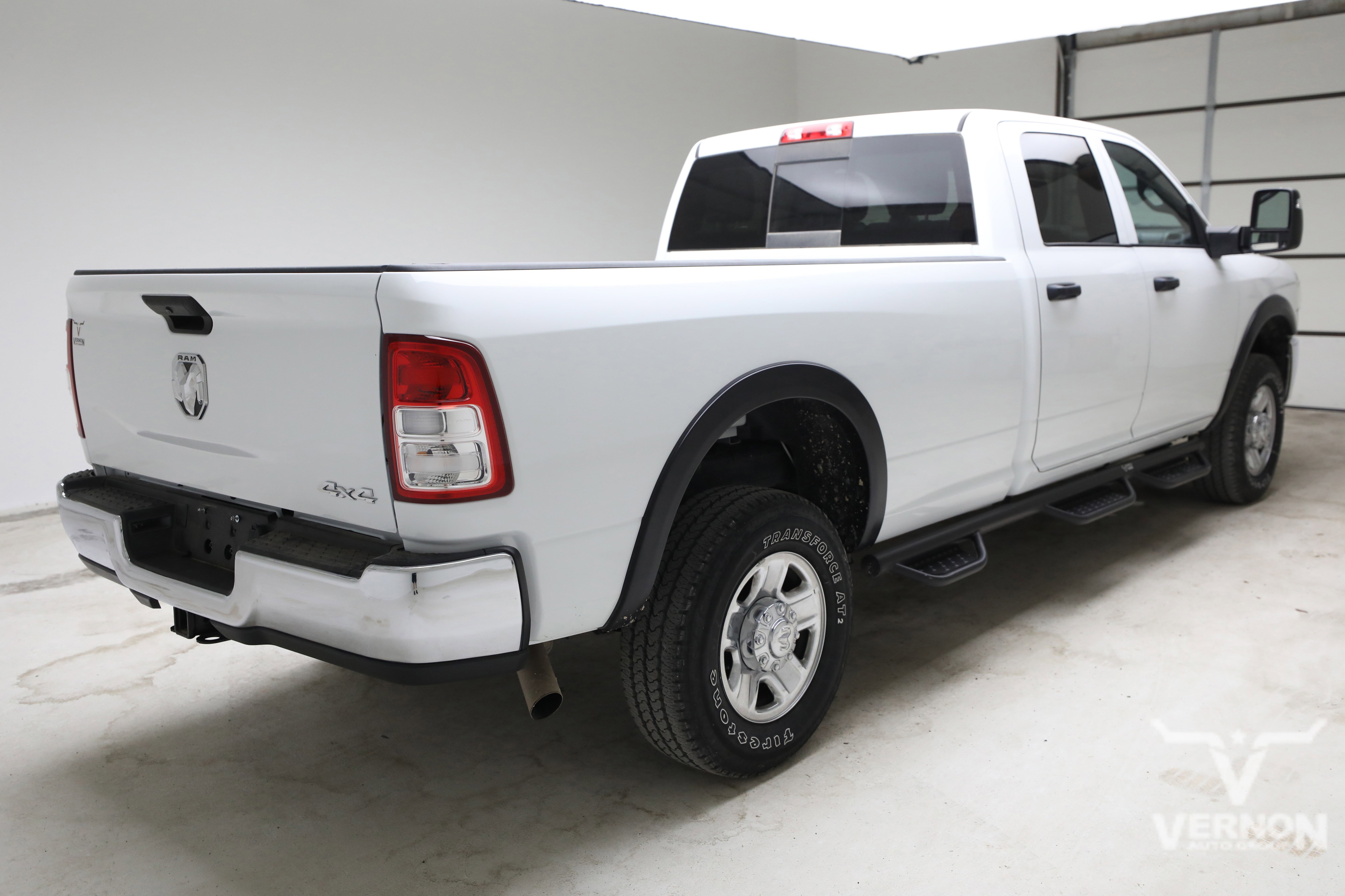 Used 2024 RAM 2500 Tradesman w/ Chrome Appearance Group AWD/4WD image 5