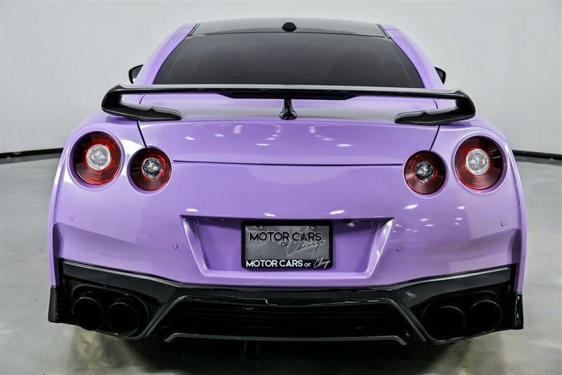Used 2020 Nissan GT-R Premium AWD/4WD image 11