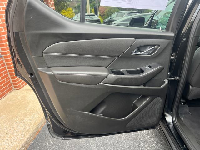 Used 2023 Chevrolet Traverse LT image 18
