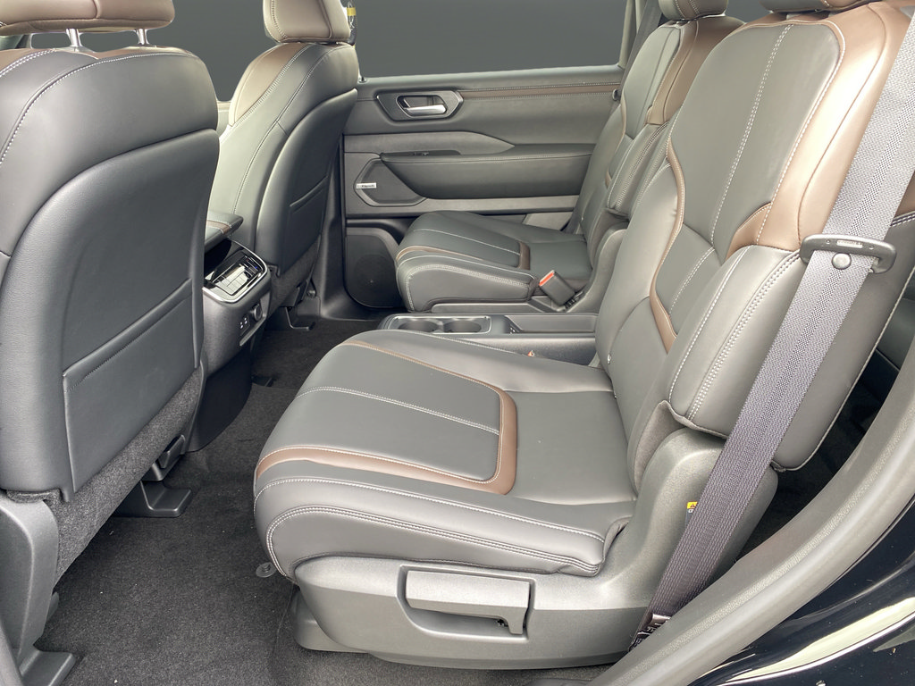 New 2025 Nissan Armada SL w/ Captain's Chari Seat Package AWD/4WD image 32