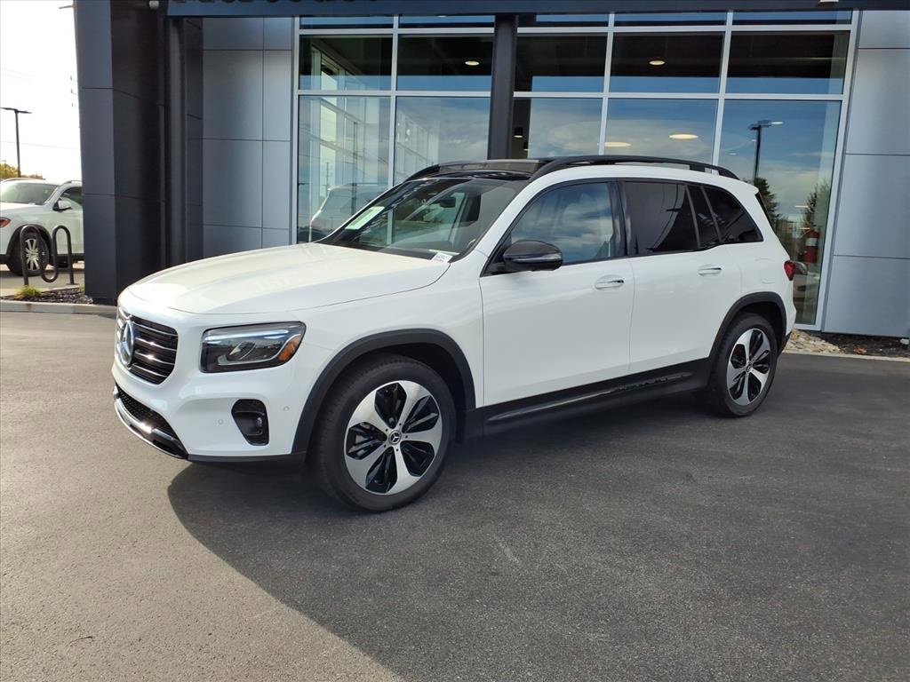 New 2025 Mercedes-Benz GLB 250 4MATIC image 2