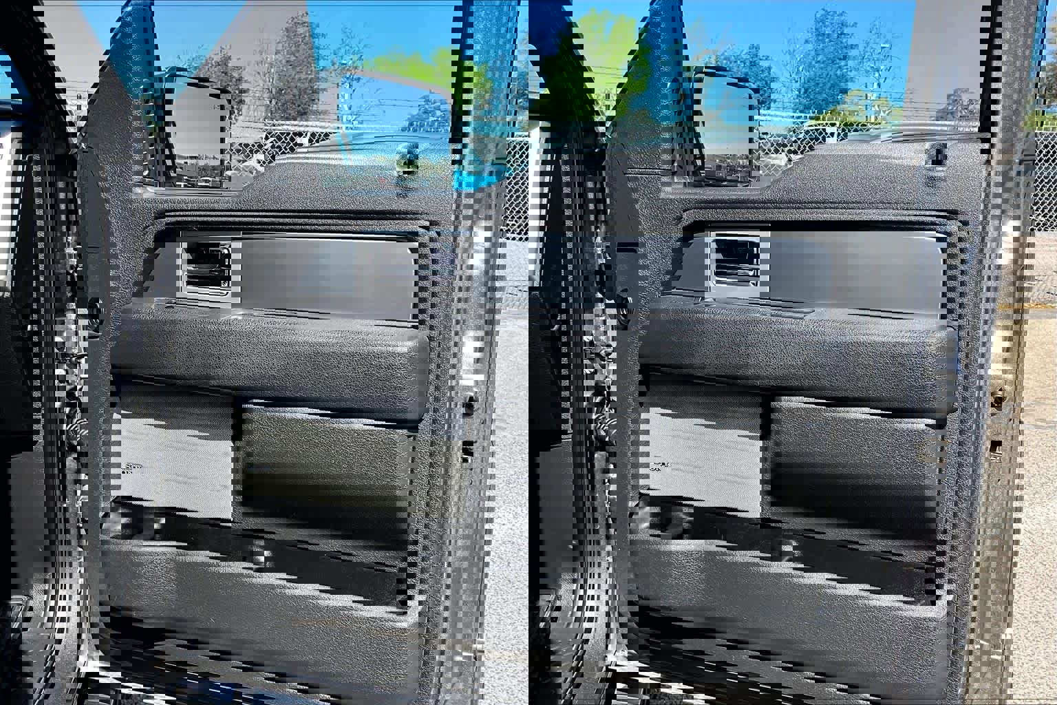 Used 2014 Ford F150 FX4 w/ Equipment Group 402A Luxury image 23