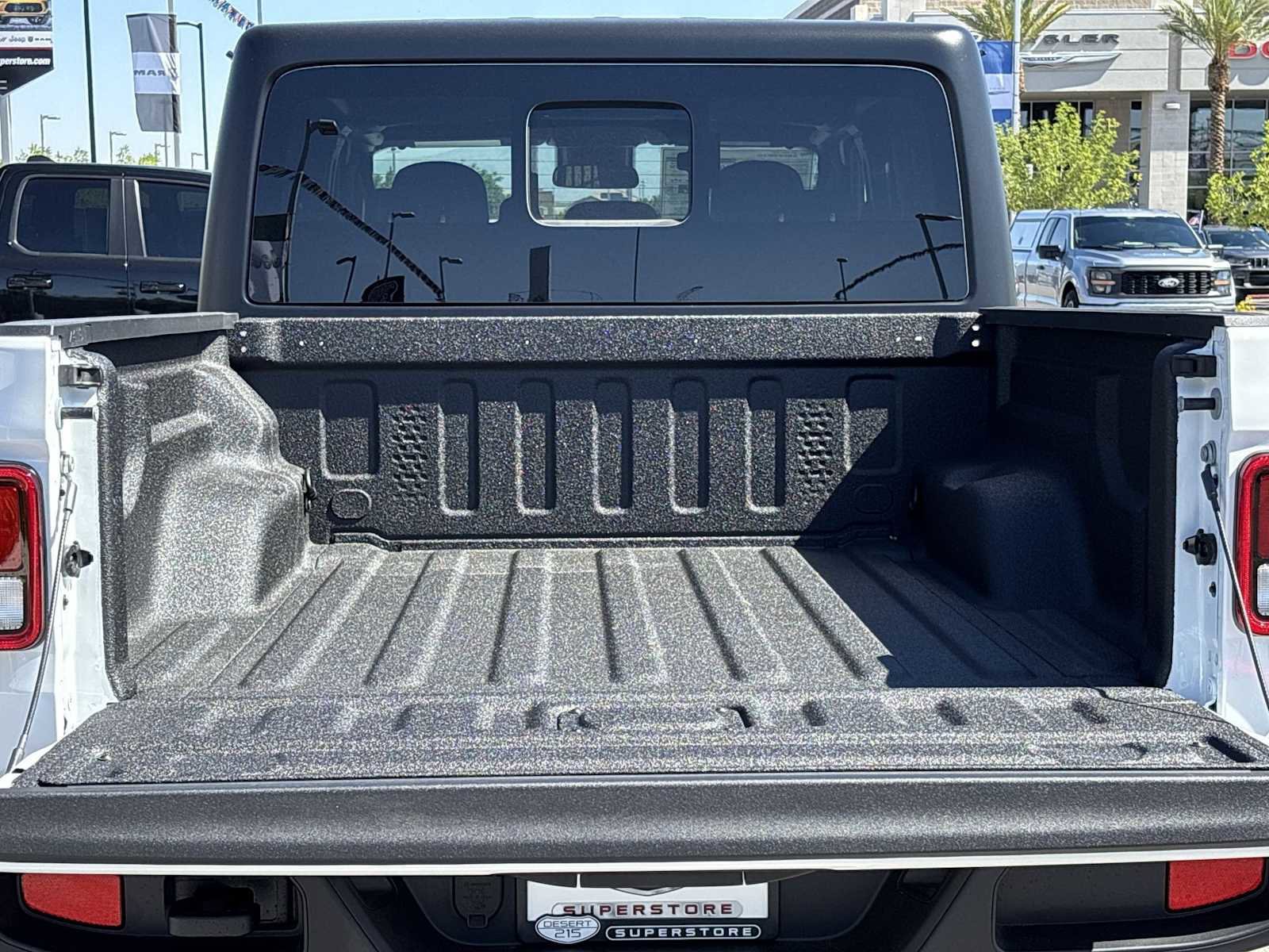 Used 2025 Jeep Gladiator Sport AWD/4WD image 23