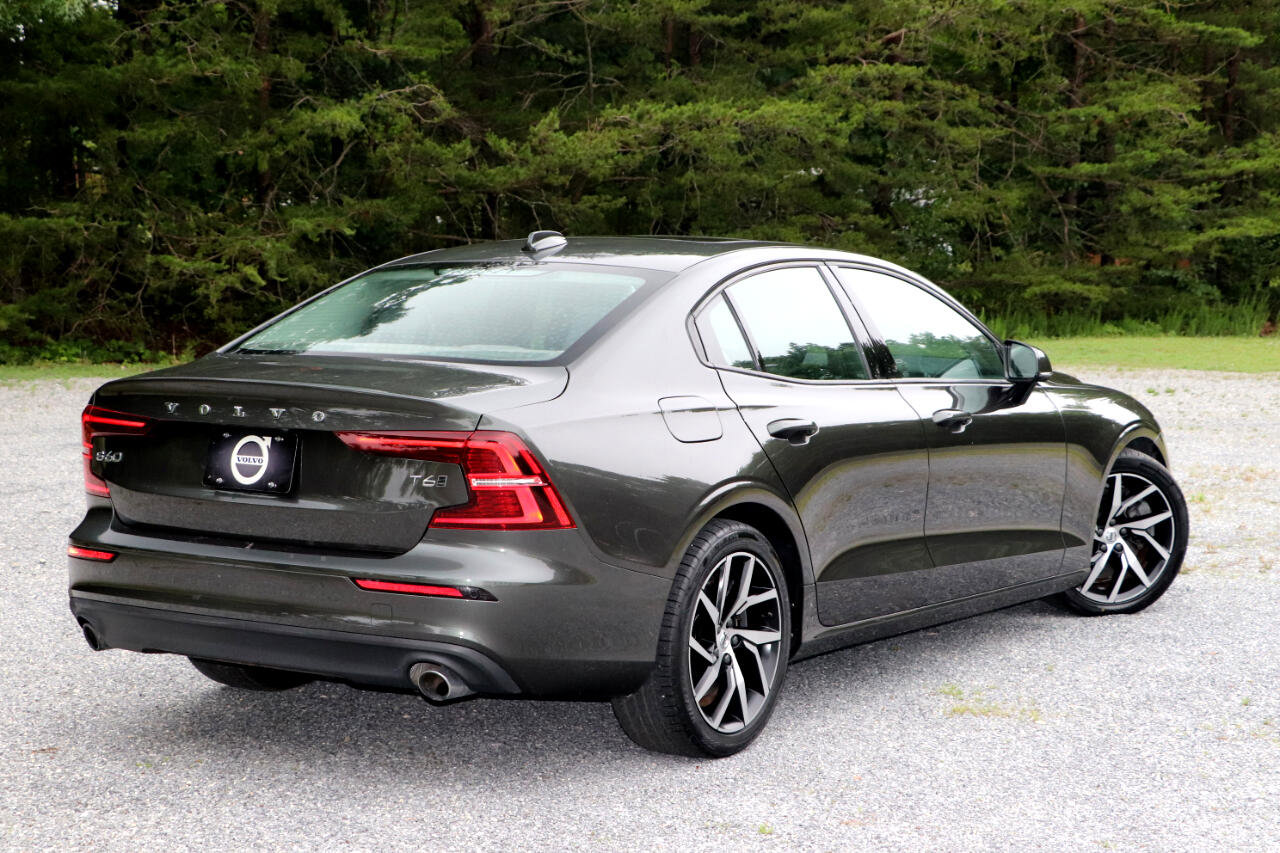 Used 2019 Volvo S60 T6 Momentum w/ Premium Package image 4