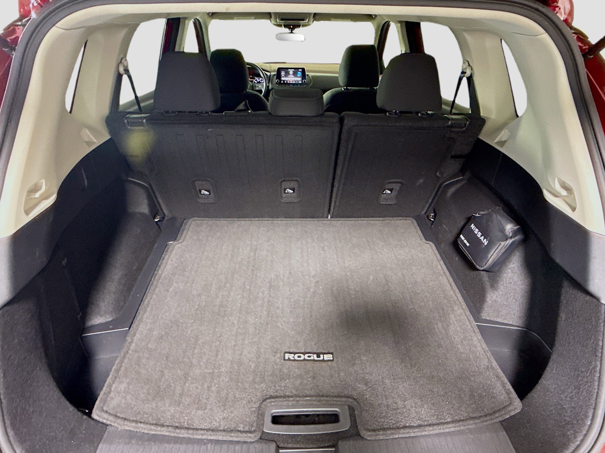 Used 2023 Nissan Rogue S image 35