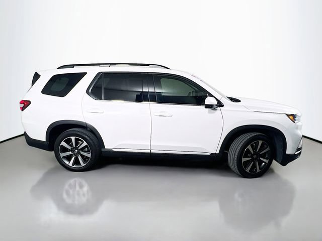 Used 2023 Honda Pilot Touring image 9
