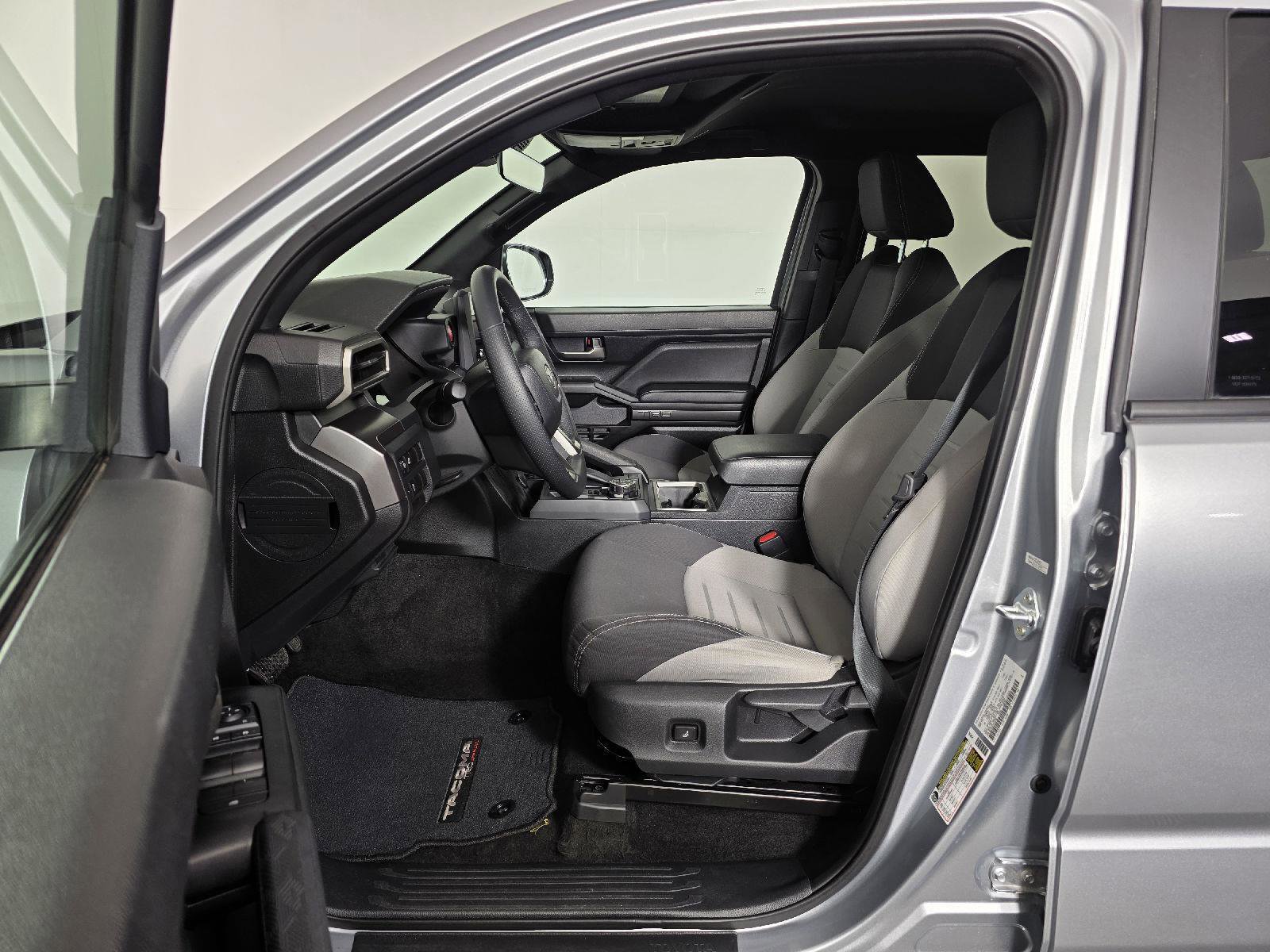 Used 2025 Toyota Tacoma TRD Off-Road image 12