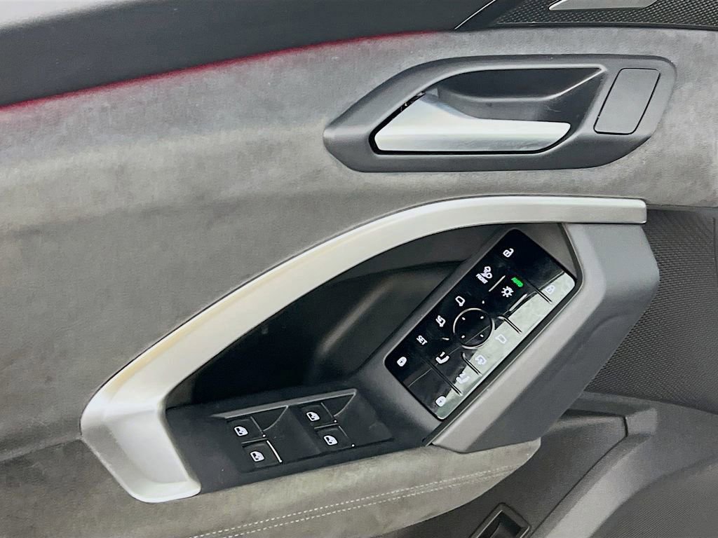 Used 2025 Audi SQ5 Premium Plus w/ Premium Plus Package image 19