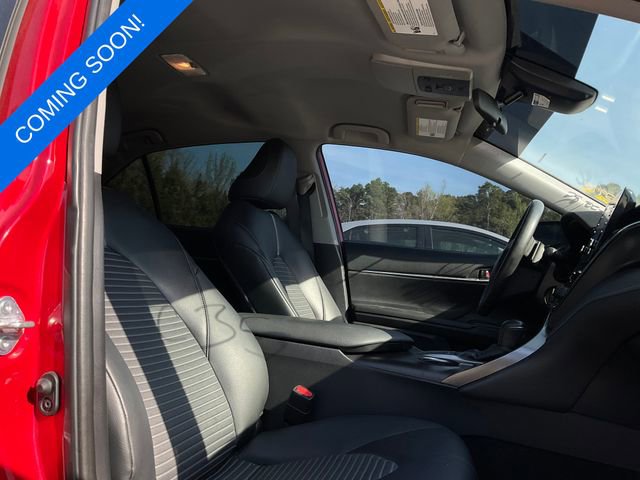 Used 2022 Toyota Camry SE FWD image 5