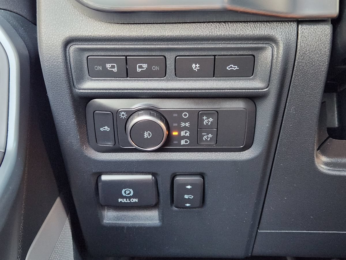 Used 2021 Ford F150 Lariat RWD image 39