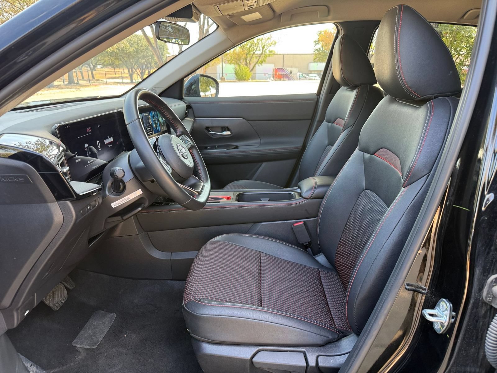 Used 2026 Nissan Kicks SR AWD/4WD image 27