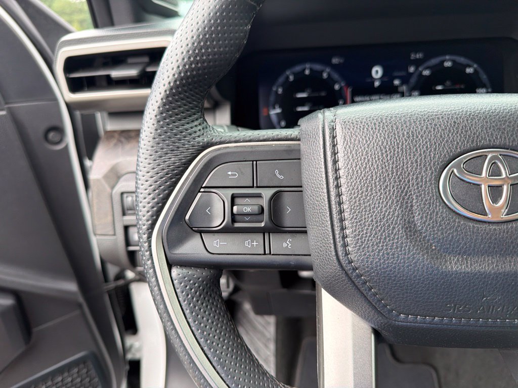 Used 2024 Toyota Tacoma Limited w/ Limited Package (LT) AWD/4WD image 18