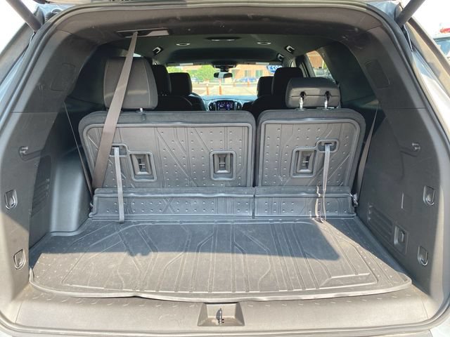 Used 2023 Chevrolet Traverse LT FWD image 24