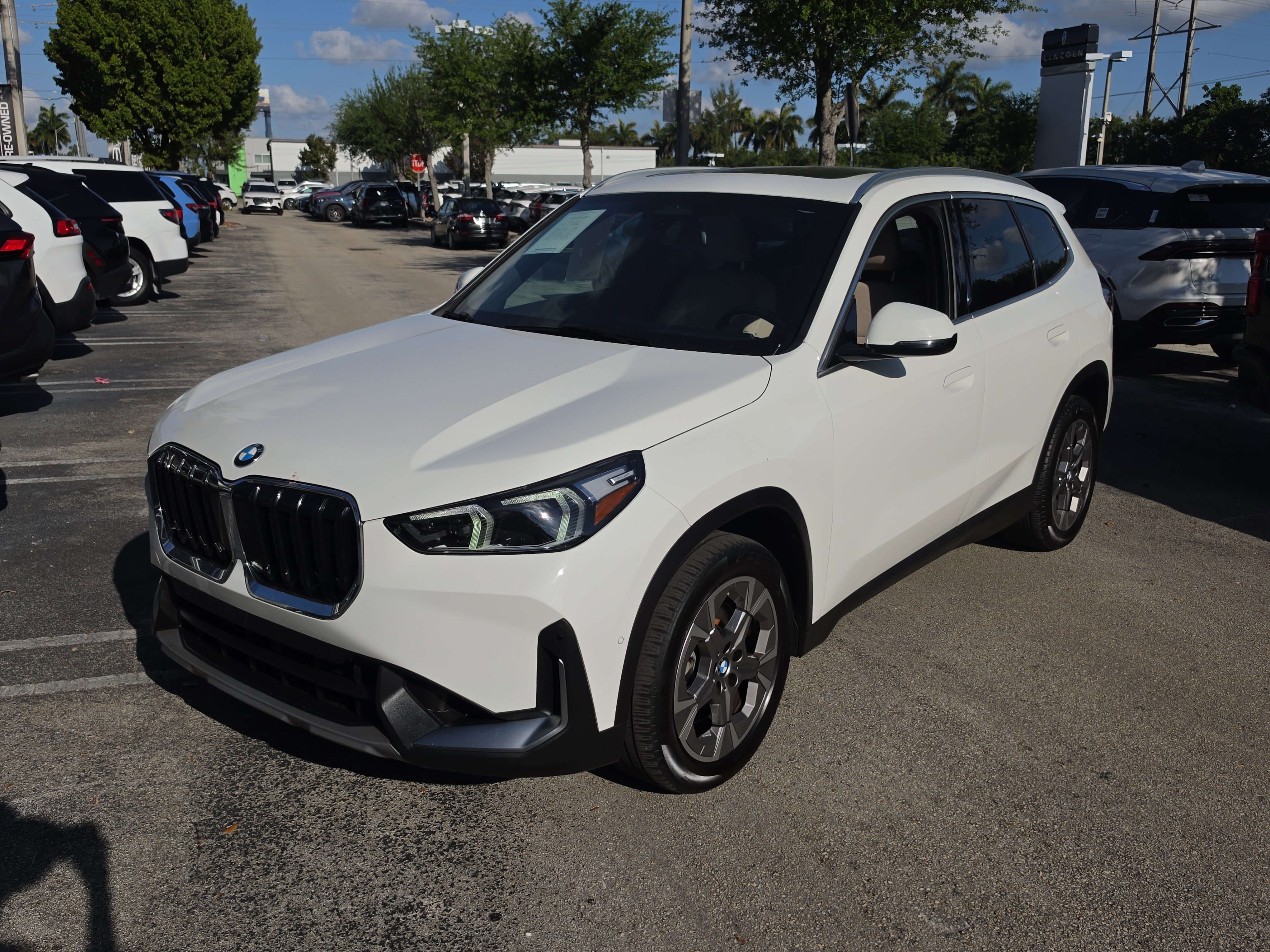 Used 2023 BMW X1 xDrive28i w/ Convenience Package image 2