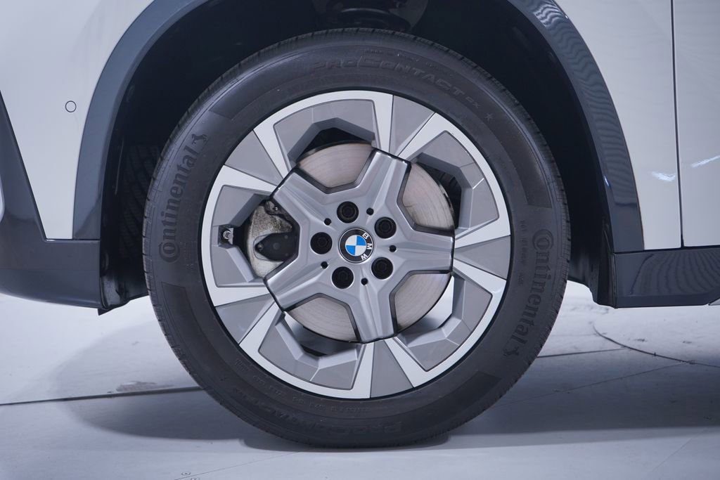 Used 2024 BMW X1 xDrive28i AWD/4WD image 2