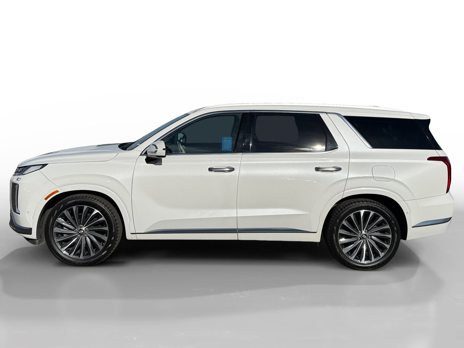 Used 2023 Hyundai Palisade Calligraphy w/ Cargo Package image 2