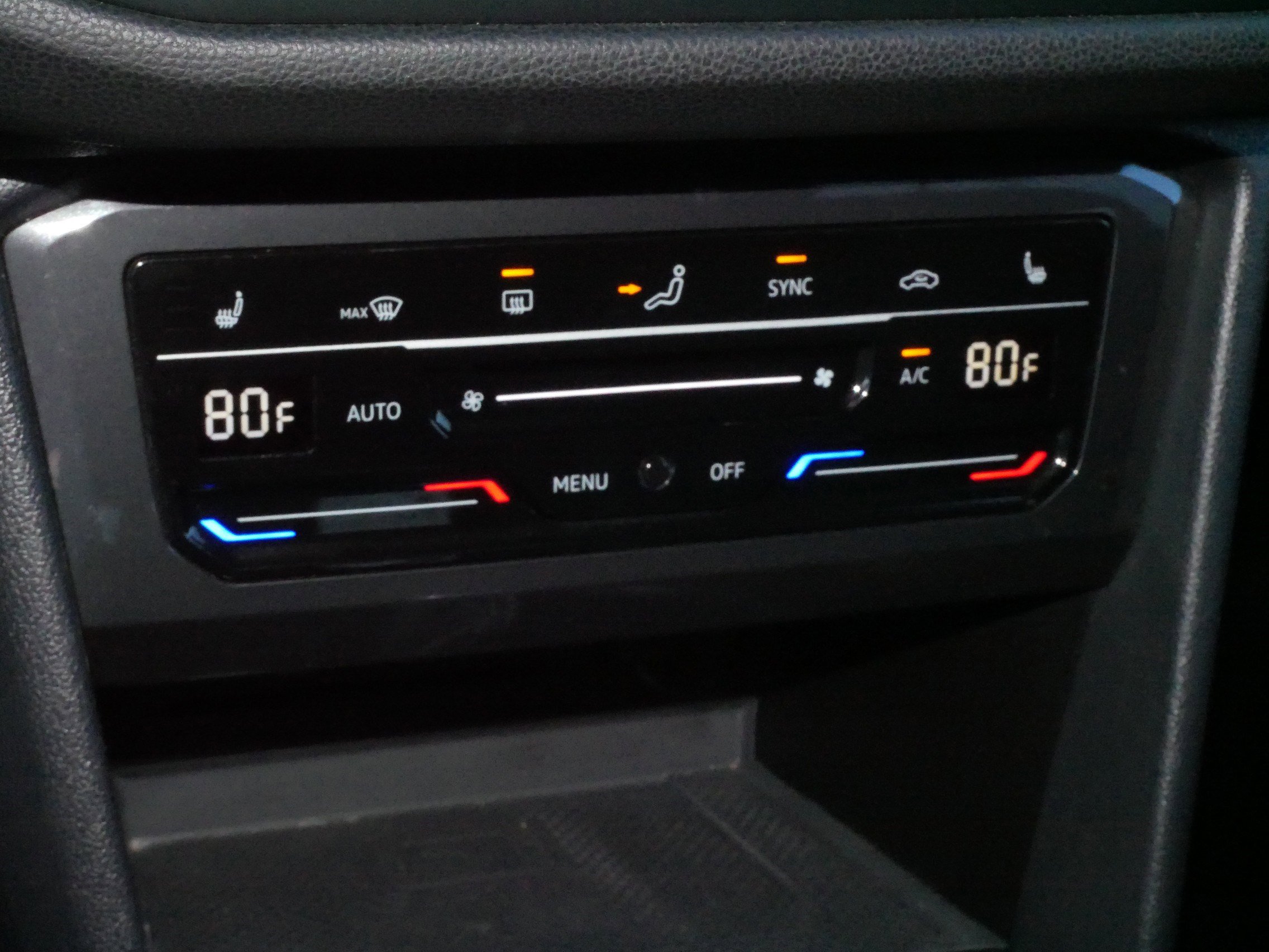 Certified 2022 Volkswagen Tiguan SE R-Line image 23