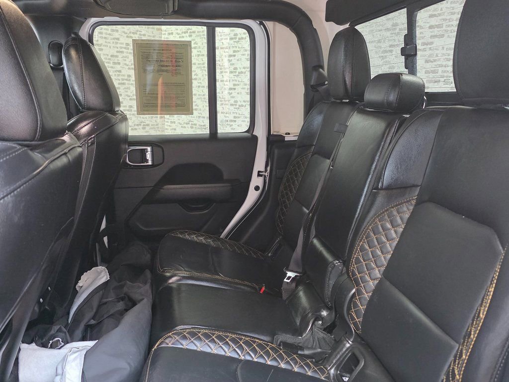 Used 2023 Jeep Gladiator Overland image 16