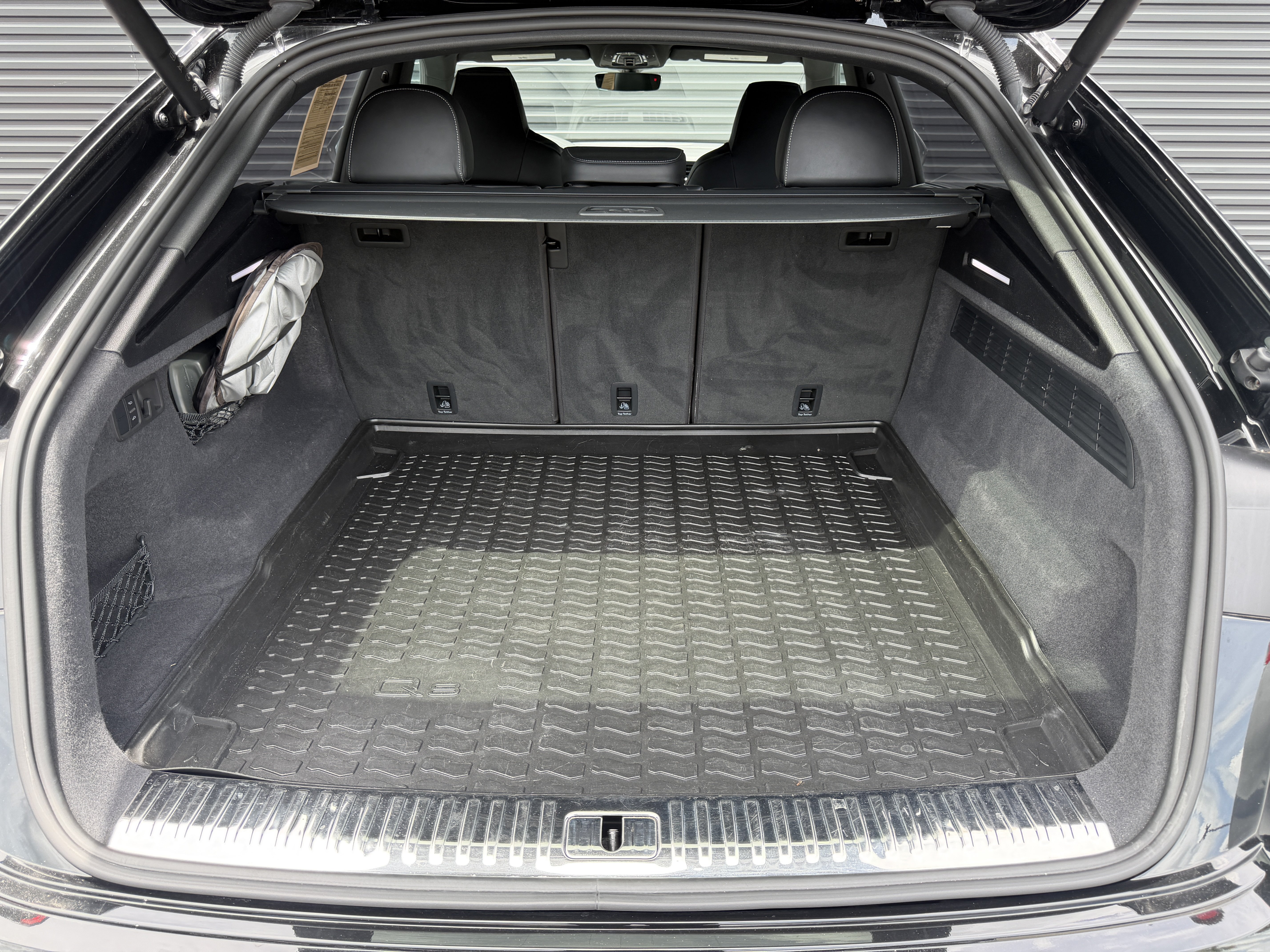 Used 2022 Audi SQ8 Prestige AWD/4WD image 12
