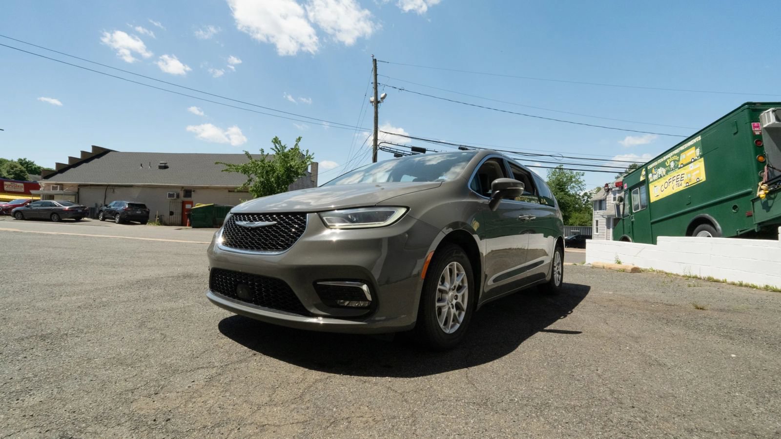 Used 2023 Chrysler Pacifica Touring-L FWD image 7
