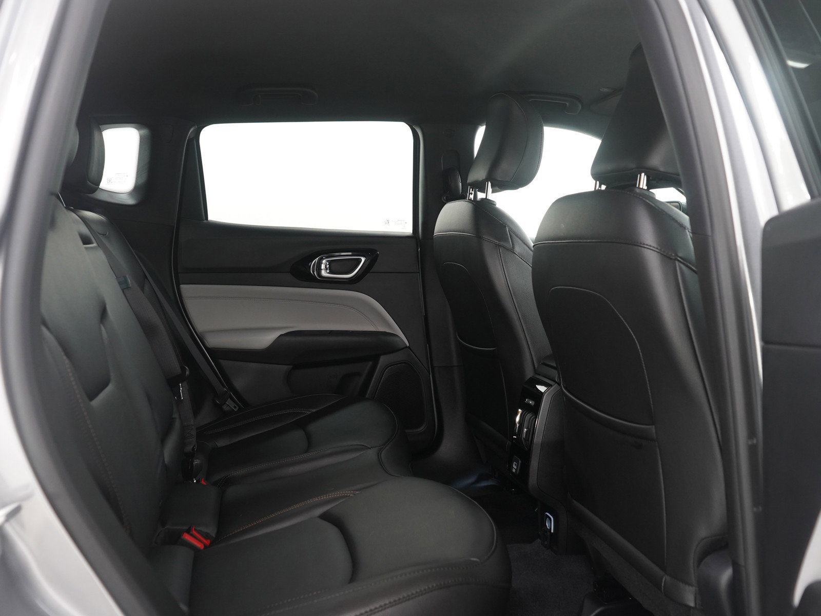 Used 2023 Jeep Compass Limited AWD/4WD image 12