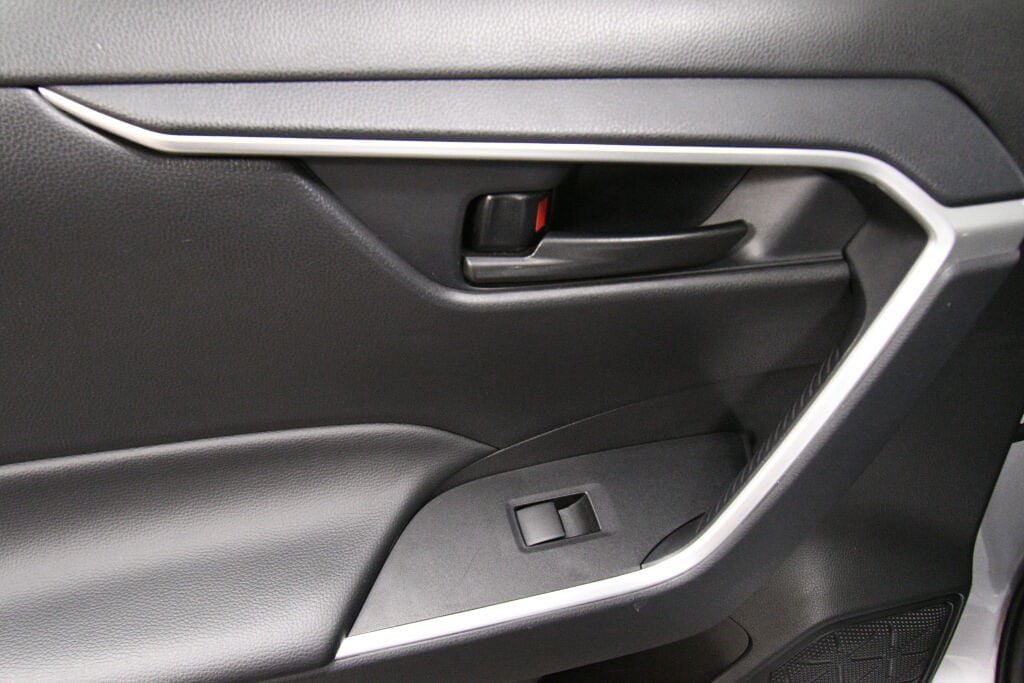 Used 2025 Toyota RAV4 LE FWD image 21